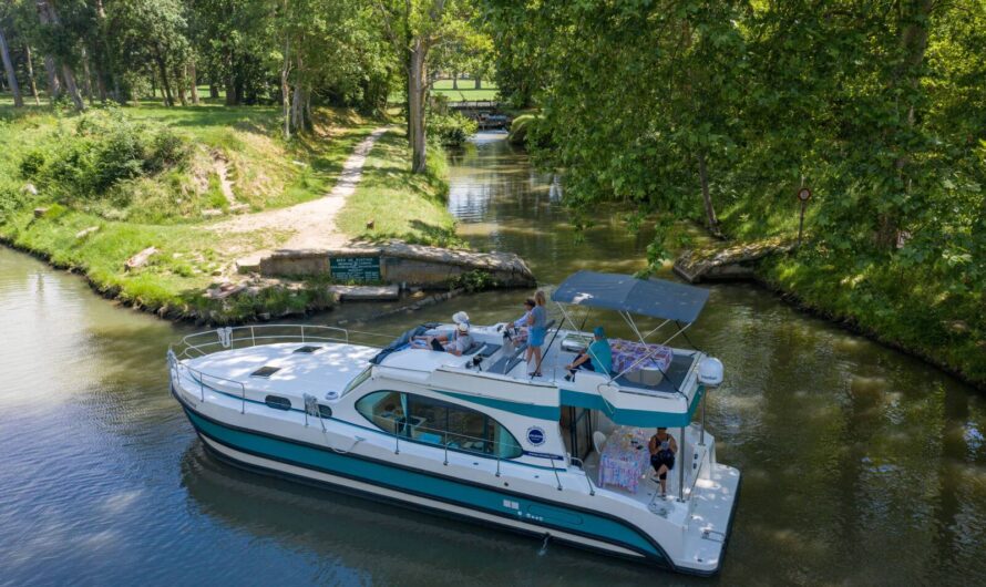 Découvrez les secrets d’une croisière sur le Canal du Midi : itinéraires et tarifs pour une expérience inoubliable